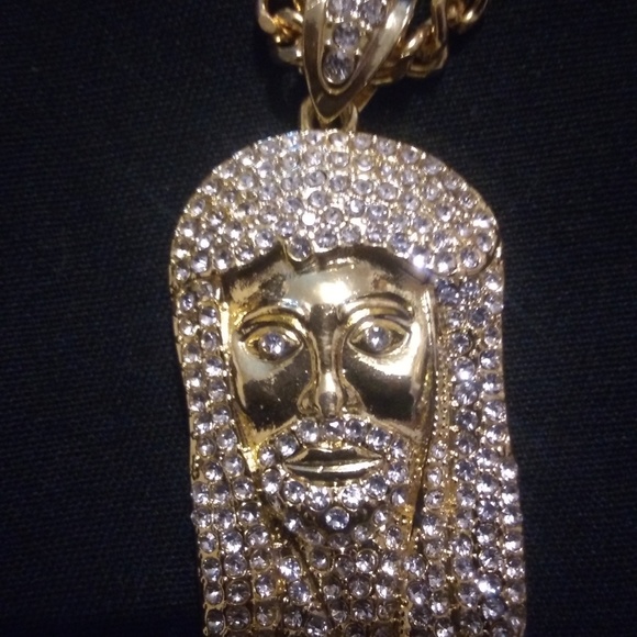 Other - Jesus head necklace